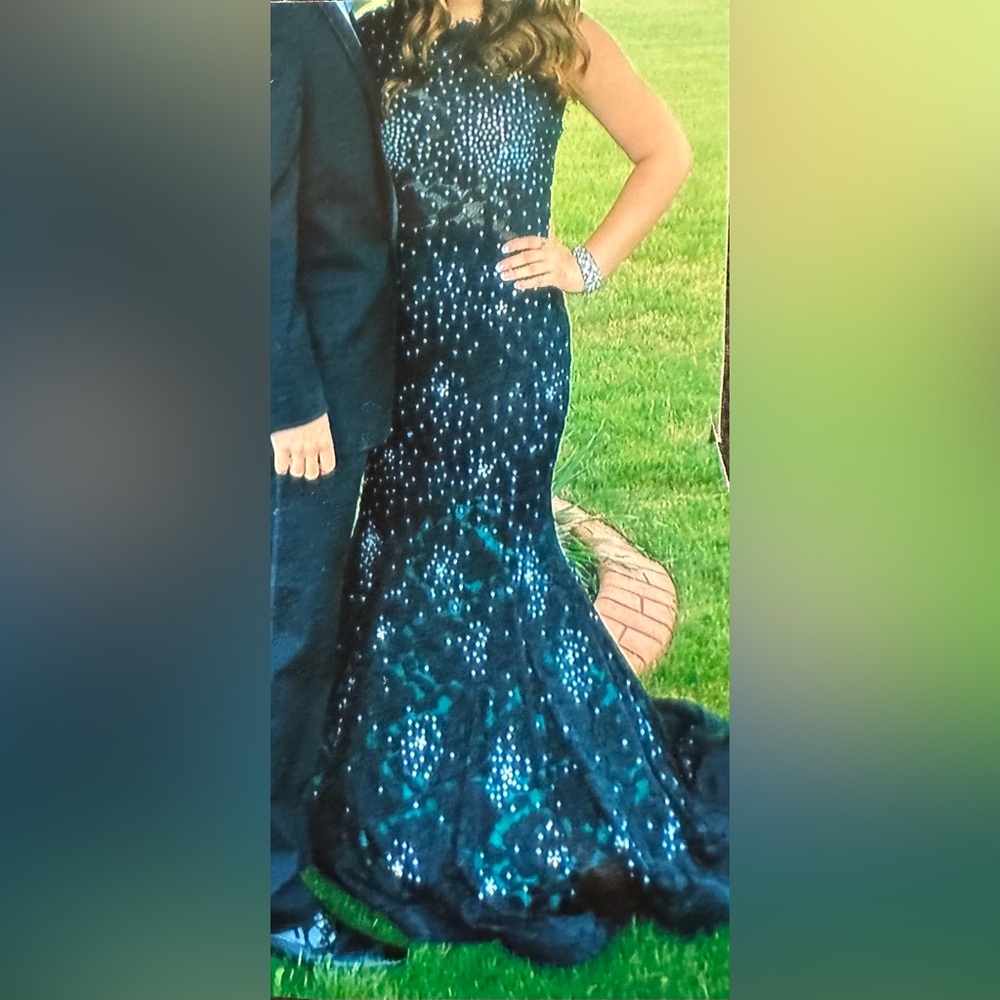 Prom Dress - Picture 4 of 17